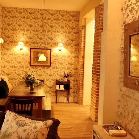 Maison Mouche 招待所 4*