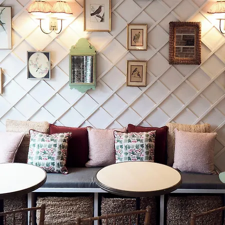 招待所 Maison Mouche 4*